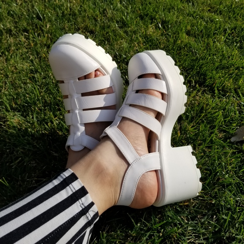 Close Toe White 90's Grunge Look Chunky Shoes - Picture 6 of 8